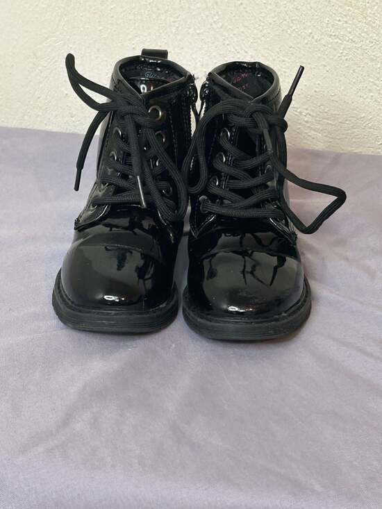 Old Navy Other - Old Navy Toddler Girls Black Patent Faux-Leather Side-Zip Combat Boots Size 6